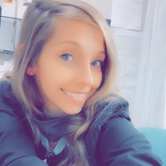 Meet your Posher, Brandy - Picture 1 of 1